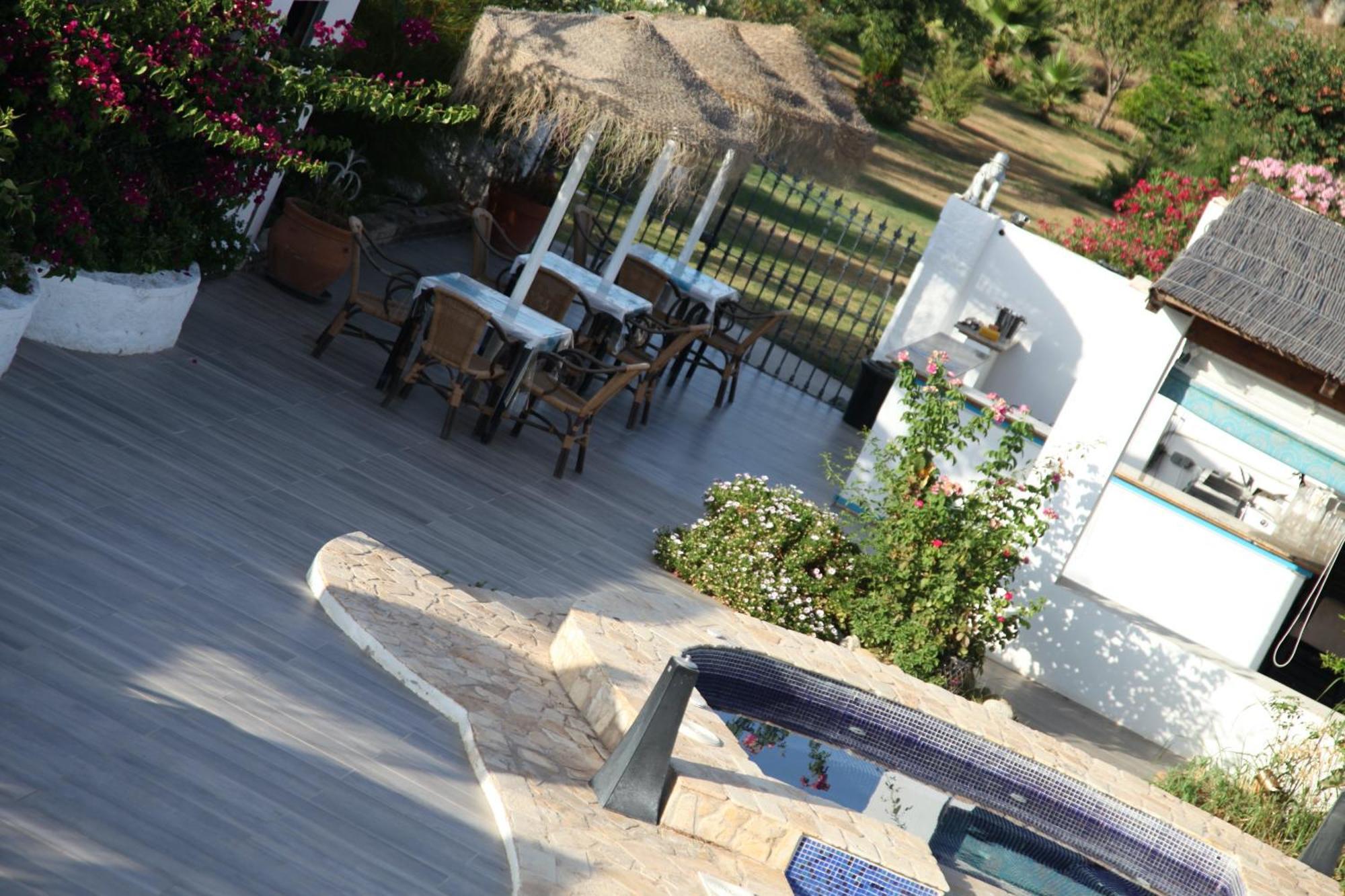 The Dragonfly Retreat Apartment Malaga Exterior photo